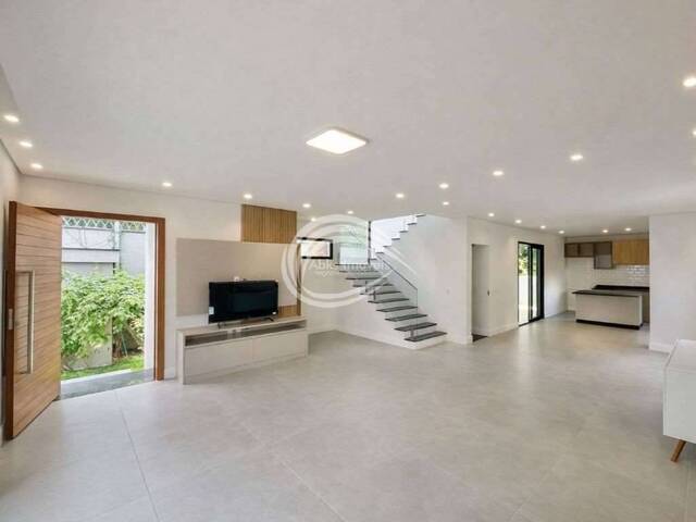 Casa para Venda em Carapicuíba - 2