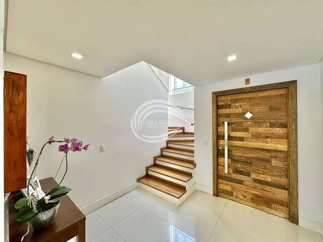 Casa para Venda em Carapicuíba - 2